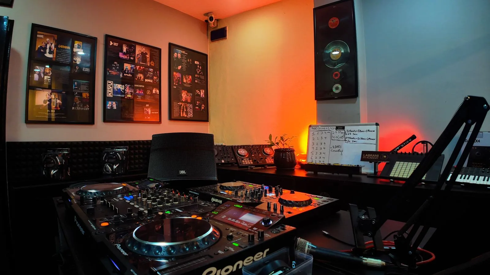Labrani DJ studio gallery 1