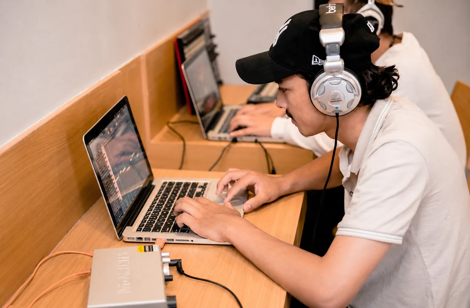 Labrani DJ studio gallery 5