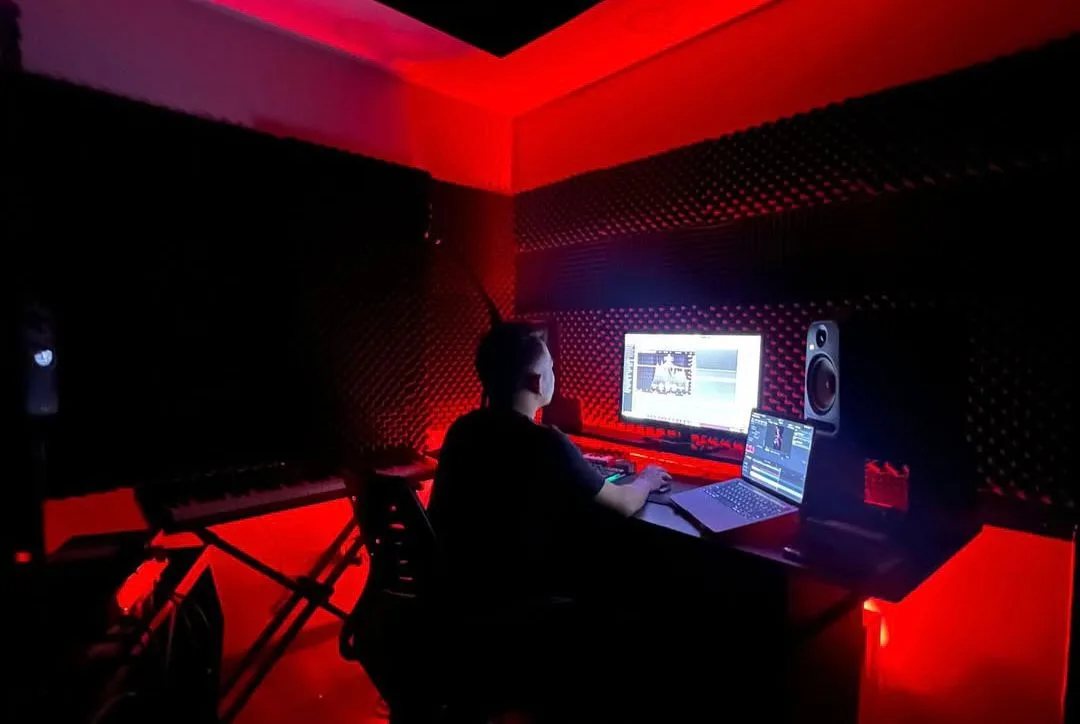 Labrani DJ studio gallery 8